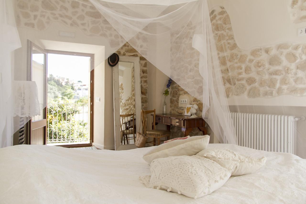 Home Hotel The Pink Pepper Tree Lloseta Exteriör bild
