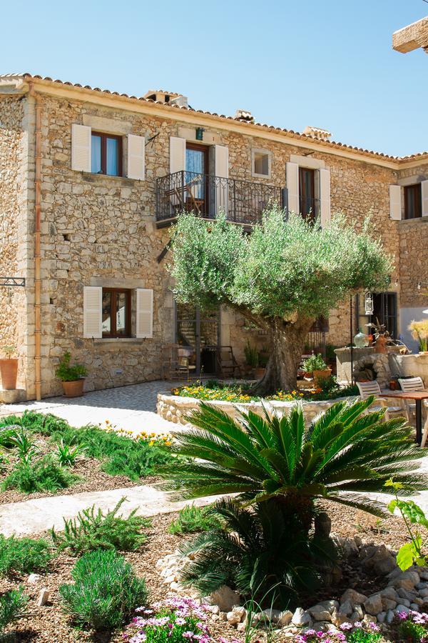 Home Hotel The Pink Pepper Tree Lloseta Exteriör bild