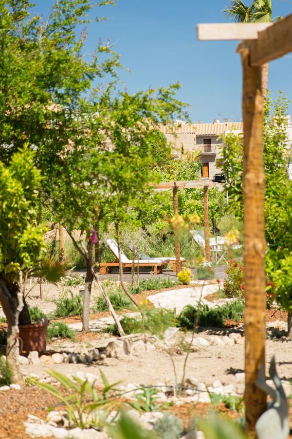 Home Hotel The Pink Pepper Tree Lloseta Exteriör bild