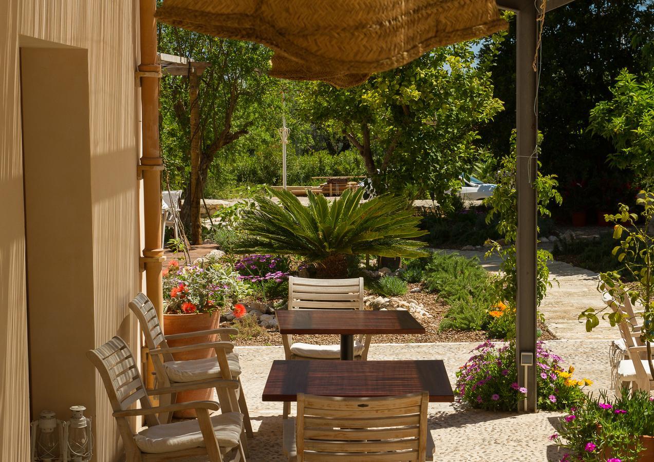 Home Hotel The Pink Pepper Tree Lloseta Exteriör bild